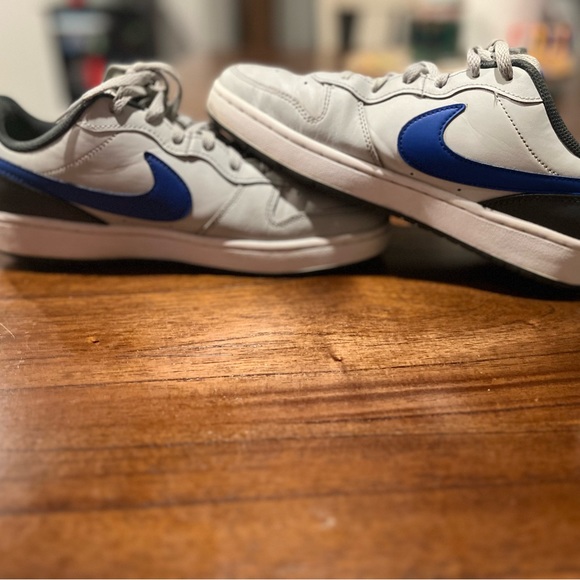 Nike’s Court Borough Low 2 Sneakers Youth 7Y - Picture 1 of 4